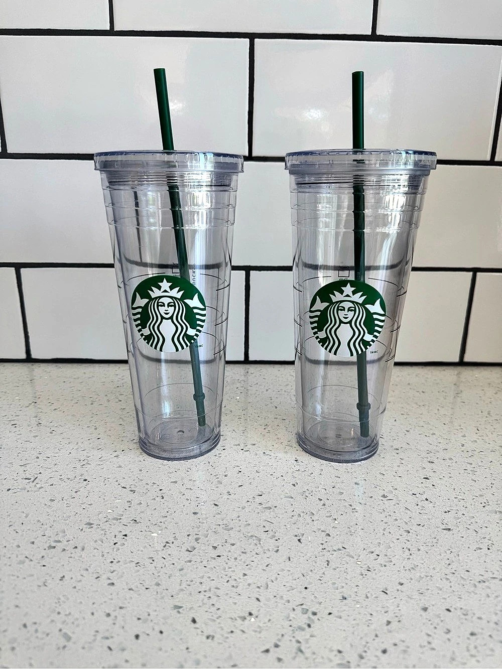 Starbucks Set of 2 Clear Venti Cold Cup Tumblers 24 oz Green Straw EUC